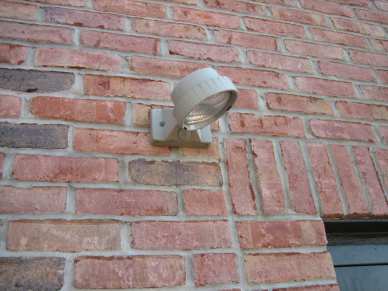 1/4" x 2-3/4" hex CONFAST - brick - light fixture