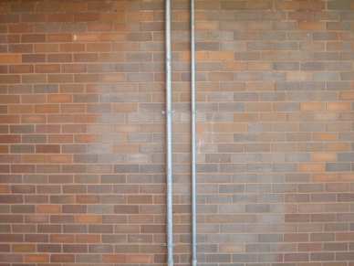 3/16" x 7/8" hammer drive - brick - conduit strap